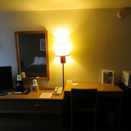 Hotel Super 8 By Wyndham Spearfish Habitación foto